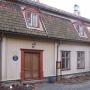 Huset sett frå aust